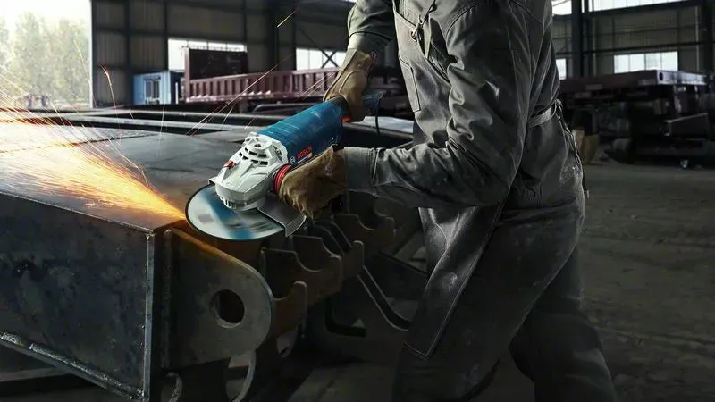 Bosch Professional | Angle Grinder Large GWS 24-230