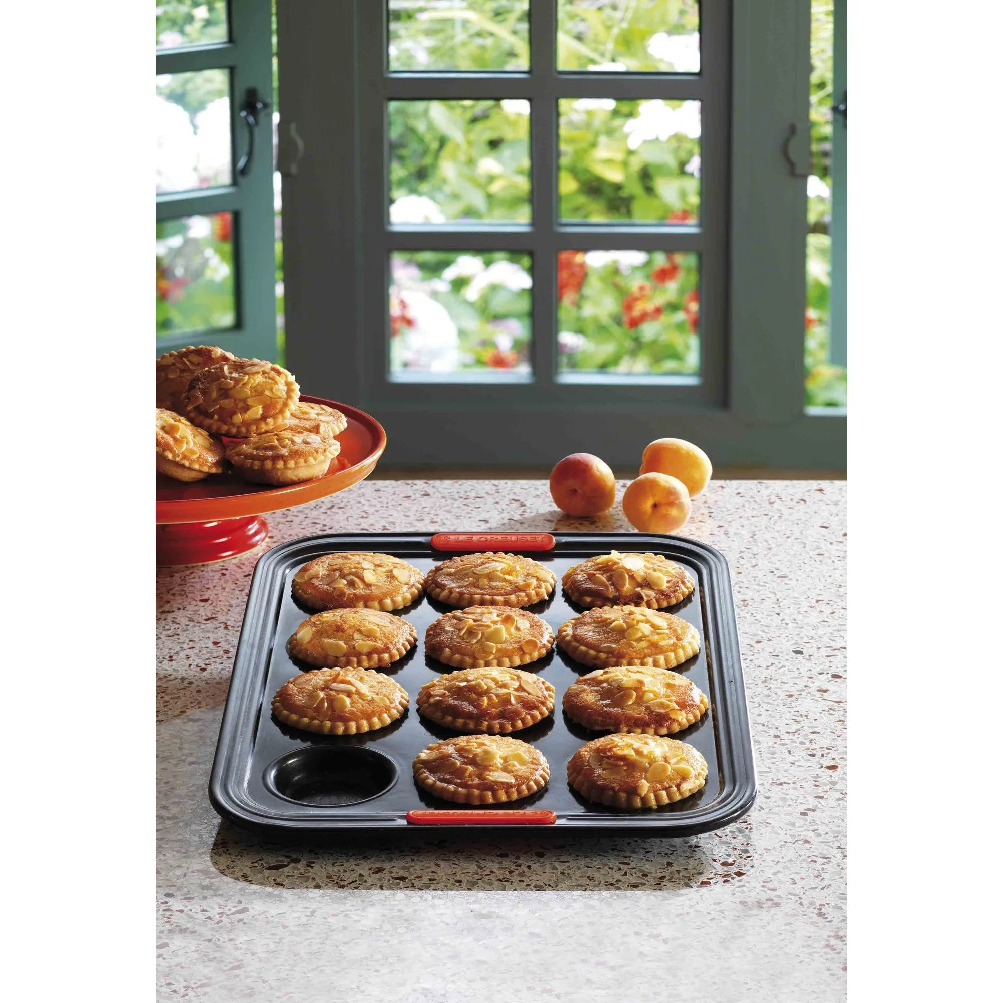 Le Creuset 11.8" x 15.7" (30cm x 40cm) Toughened Non-Stick Muffin Tray Large