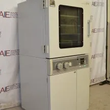 Yamato DP43 vacuum oven